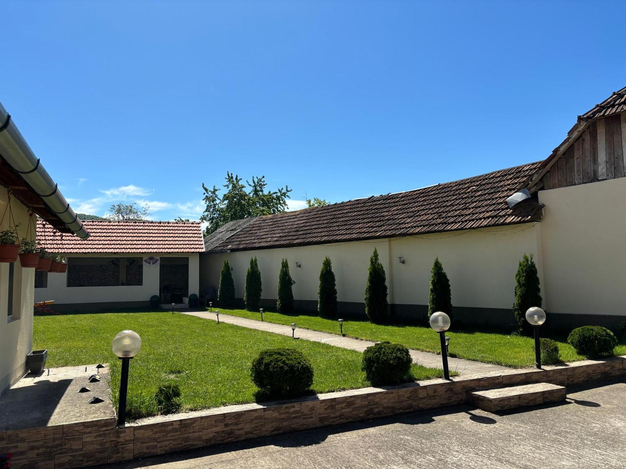Hotel Casa Otilia Chiscau Exterior foto